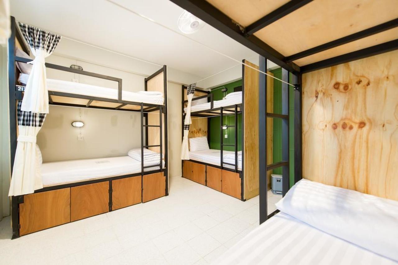 The Neighbors Hostel (Adults Only) Phuket Zewnętrze zdjęcie