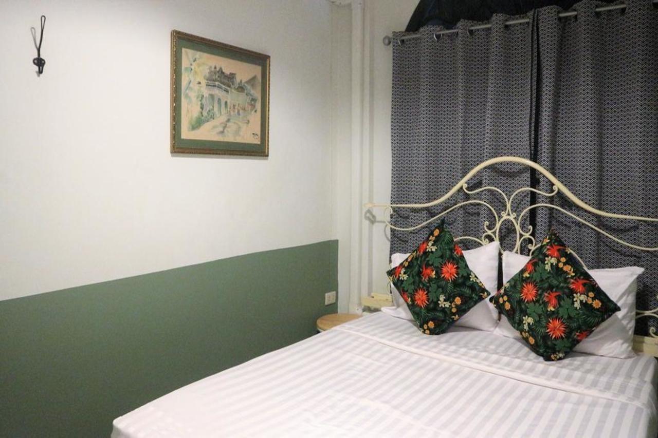 The Neighbors Hostel (Adults Only) Phuket Zewnętrze zdjęcie